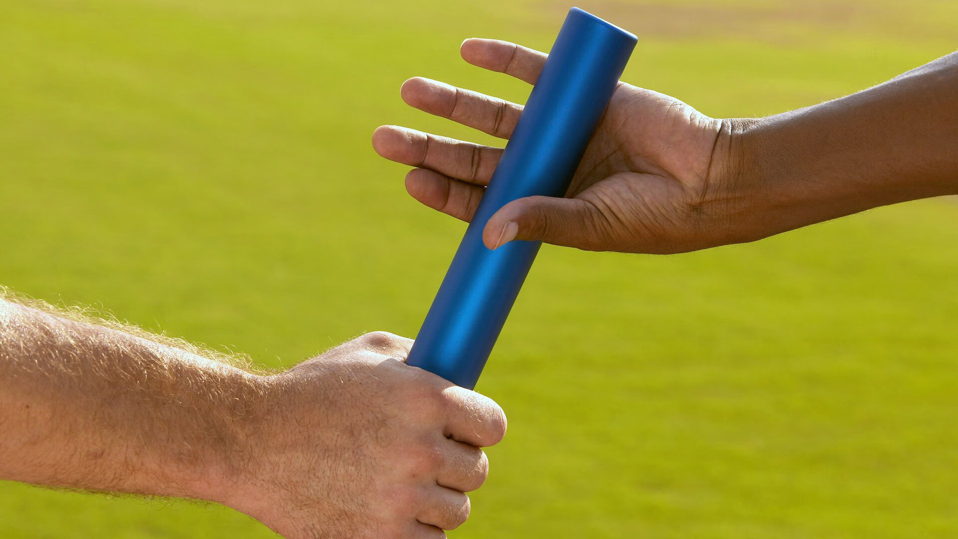 “新兴足球联赛逐步兴起,竞技水平稳步提升”,新兴足球公园